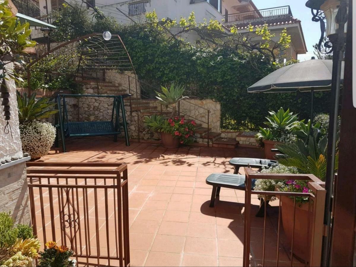 Villa del Golfo Santa Flavia Exterior foto