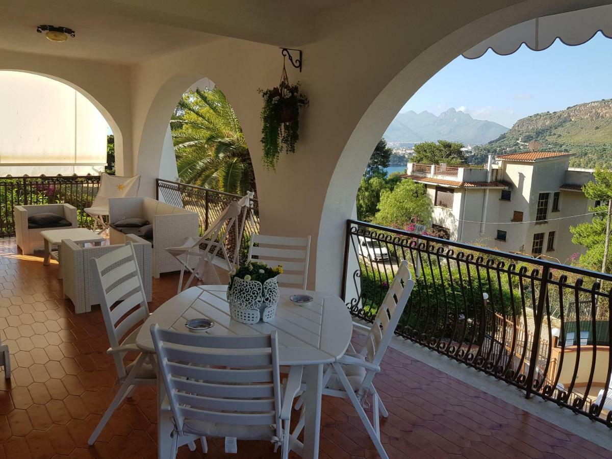 Villa del Golfo Santa Flavia Exterior foto
