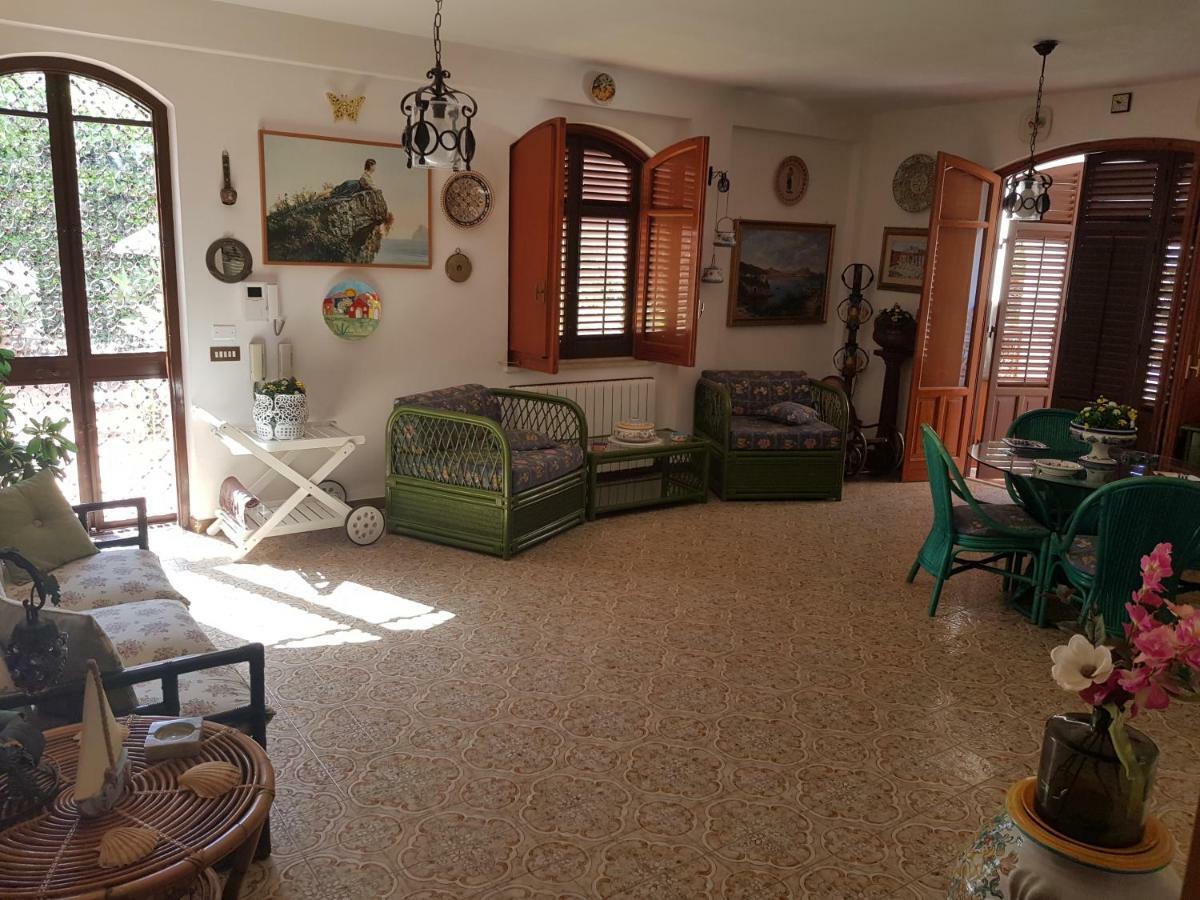 Villa del Golfo Santa Flavia Exterior foto